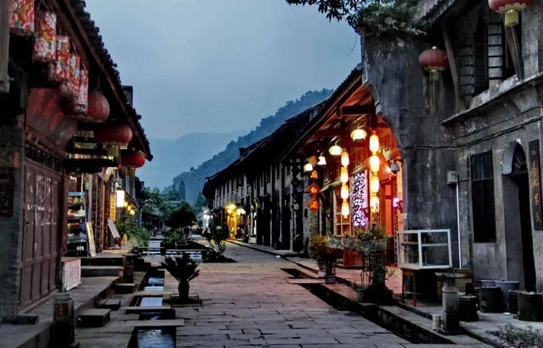 探秘吉鹿力问答社区,解锁天籁K歌app是不是免费使用的精彩世界!